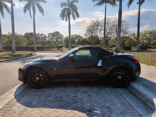 2010 Nissan 370Z Base