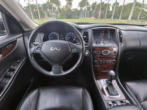 2016 INFINITI QX50 Base