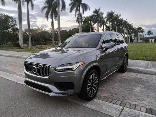 2020 Volvo XC90 T5 Momentum
