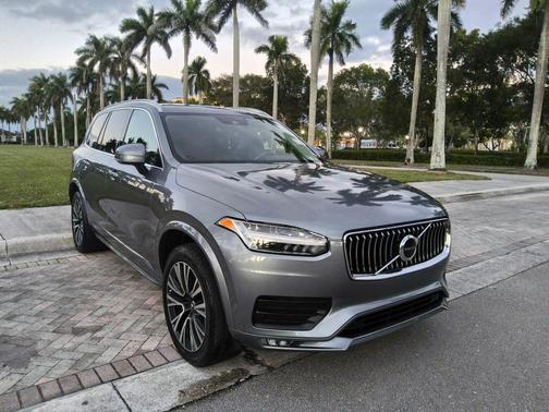2020 Volvo XC90 T5 Momentum