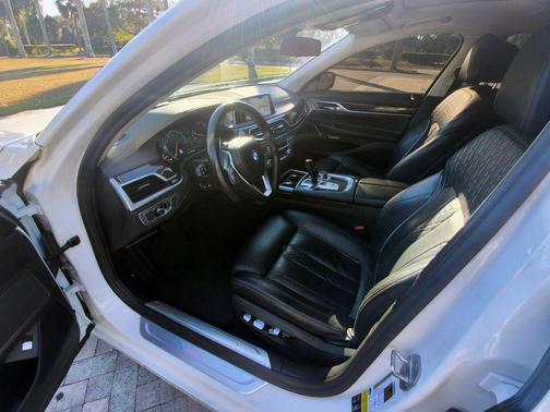 2018 BMW 750 i xDrive
