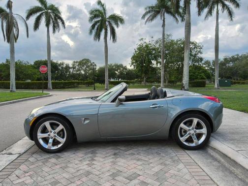 2006 Pontiac Solstice Convertible 2D
