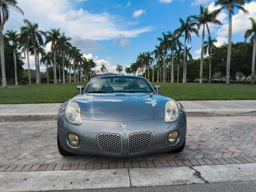 2006 Pontiac Solstice Convertible 2D