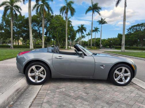 2006 Pontiac Solstice Convertible 2D