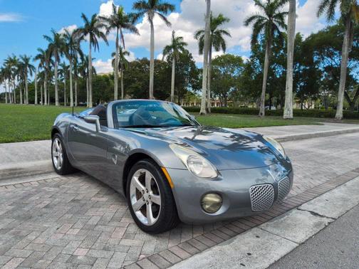 2006 Pontiac Solstice Convertible 2D