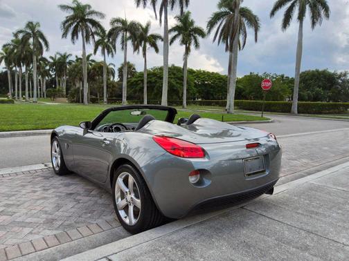 2006 Pontiac Solstice Convertible 2D