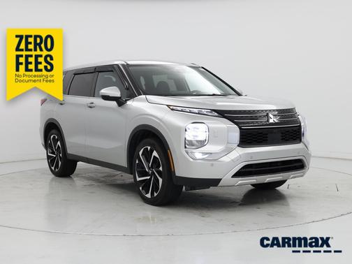 Silver 2023 Mitsubishi Outlander SE