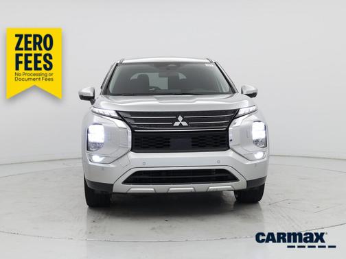 Silver 2023 Mitsubishi Outlander SE