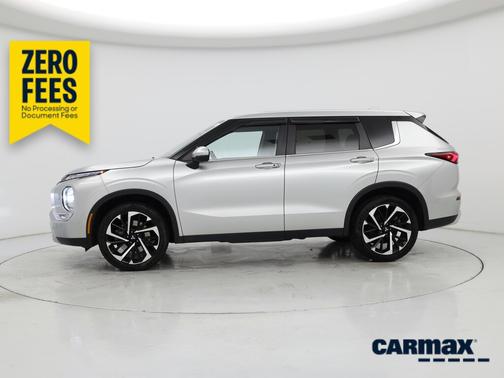 Silver 2023 Mitsubishi Outlander SE