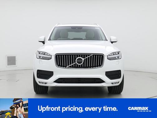 2022 Volvo XC90 T6 Momentum