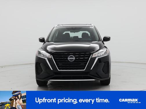Black 2024 Nissan Kicks SV