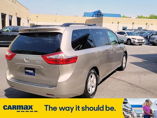 2017 Toyota Sienna LE