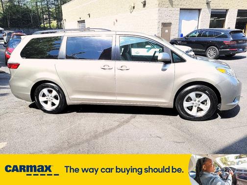 2017 Toyota Sienna LE