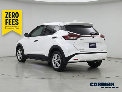 White 2021 Nissan Kicks S