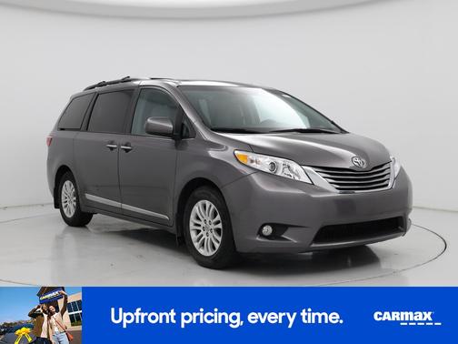 2017 Toyota Sienna XLE