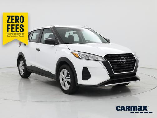 White 2024 Nissan Kicks S