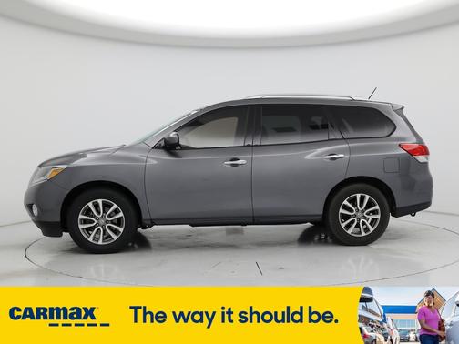 2016 Nissan Pathfinder SV