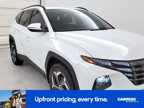 White 2022 Hyundai TUCSON SEL
