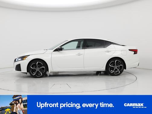 White 2023 Nissan Altima SR