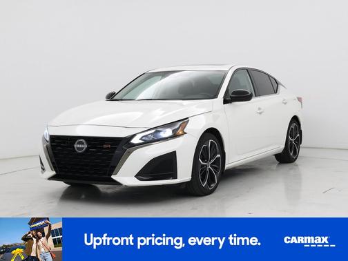 White 2023 Nissan Altima SR