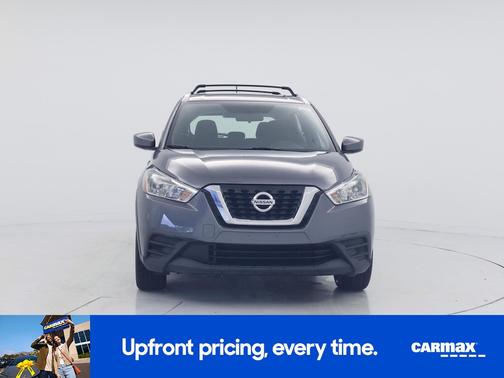 Gray 2018 Nissan Kicks SV