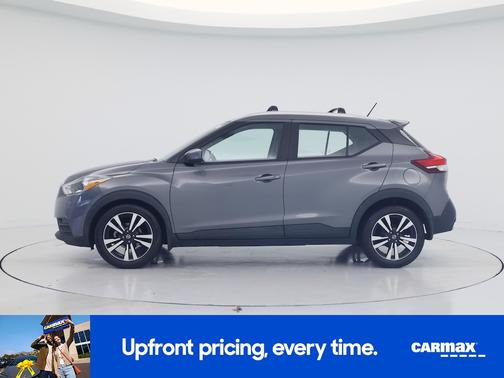 Gray 2018 Nissan Kicks SV