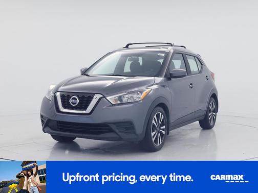 Gray 2018 Nissan Kicks SV
