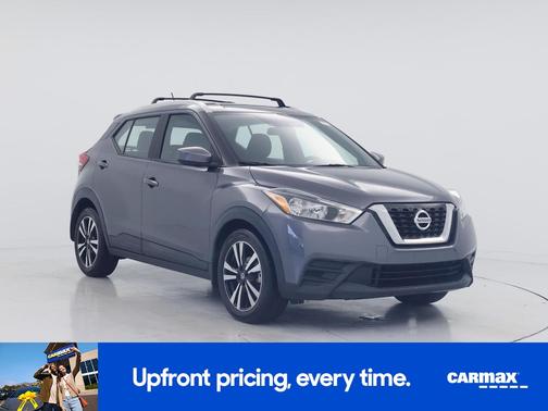 Gray 2018 Nissan Kicks SV