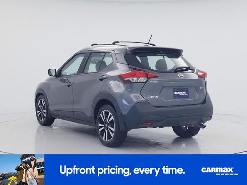 Gray 2018 Nissan Kicks SV