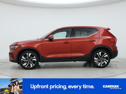 2023 Volvo XC40 B5 Plus Bright Theme