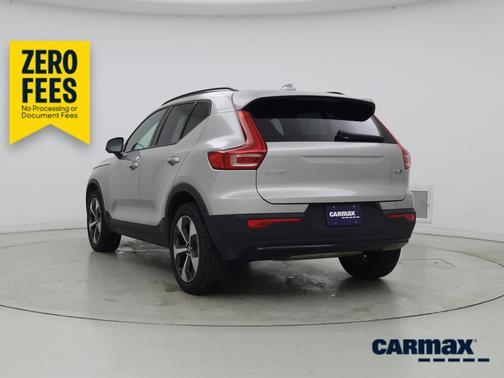 Silver 2025 Volvo XC40 B5 Plus Dark Theme