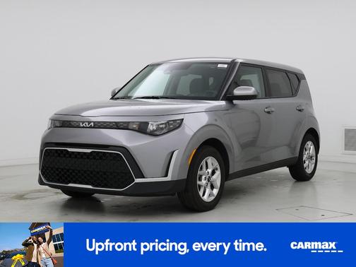 Gray 2025 Kia Soul LX