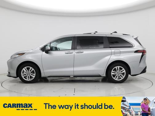 2023 Toyota Sienna Limited
