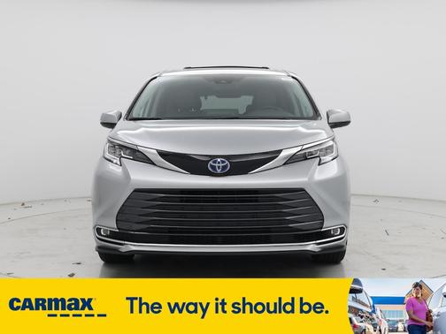 2023 Toyota Sienna Limited
