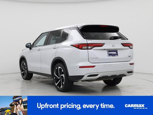 White 2023 Mitsubishi Outlander SE Special Edition