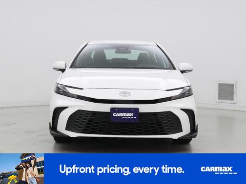 White 2025 Toyota Camry SE