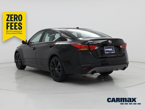 Black 2021 Nissan Altima SR