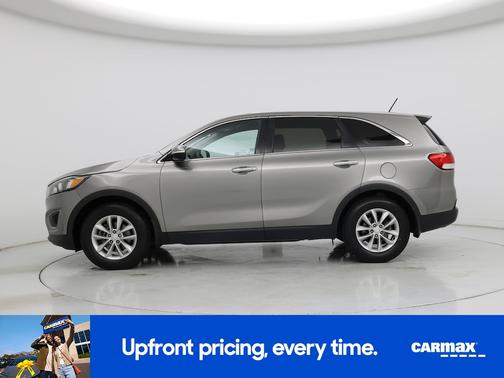 Silver 2017 Kia Sorento EX