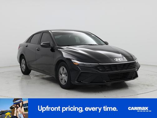 Black 2024 Hyundai ELANTRA SE