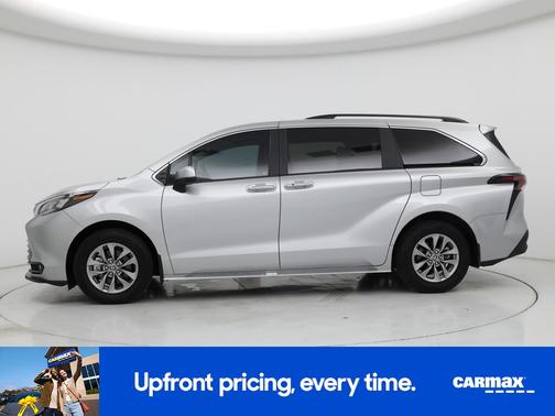 2025 Toyota Sienna XLE