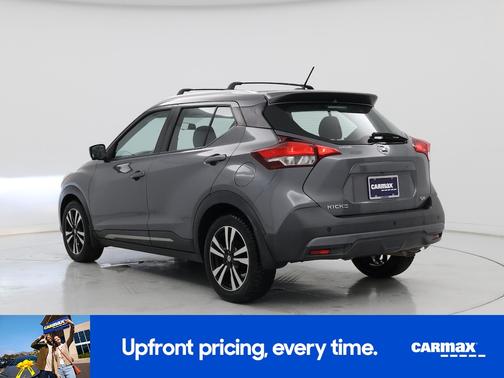 Gray 2019 Nissan Kicks SR