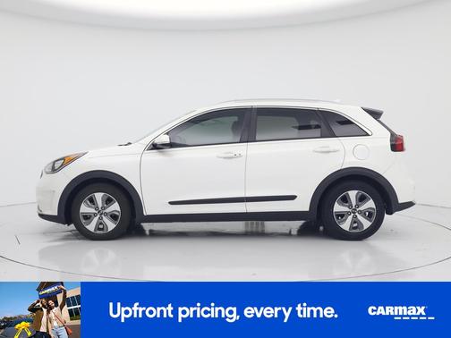 White 2017 Kia Niro EX