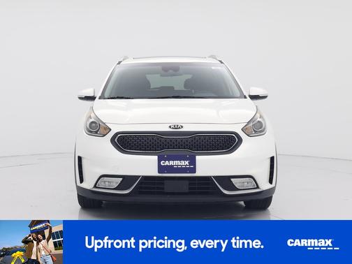 White 2017 Kia Niro EX