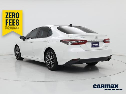 White 2022 Toyota Camry XLE