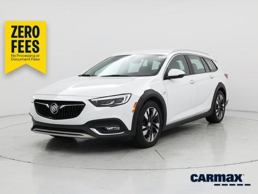 White 2019 Buick Regal TourX Essence