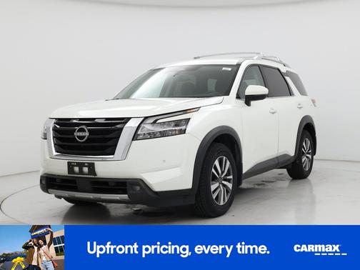 White 2022 Nissan Pathfinder SL