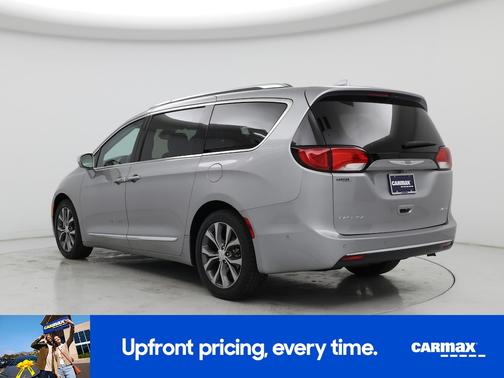 Silver 2017 Chrysler Pacifica Limited