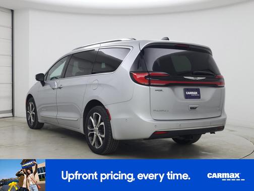 Silver 2023 Chrysler Pacifica Pinnacle