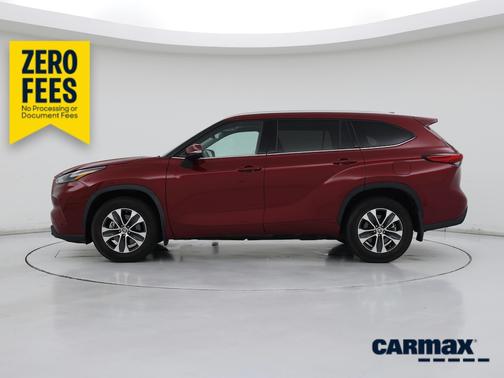 Red 2022 Toyota Highlander XLE