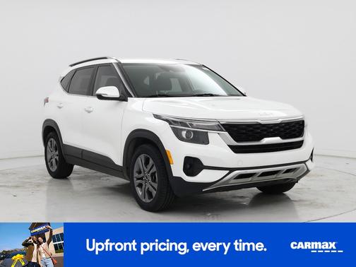White 2022 Kia Seltos S